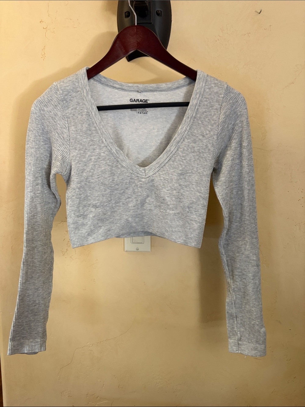 Sz S Garage Light Gray Ribbed V-Neck Cropped Long-Sleeve Top
